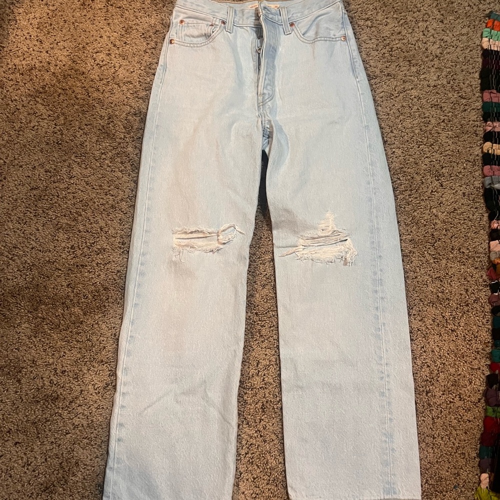 Levi’s Ribcage Straight Ankle Blue Distressed Jeans